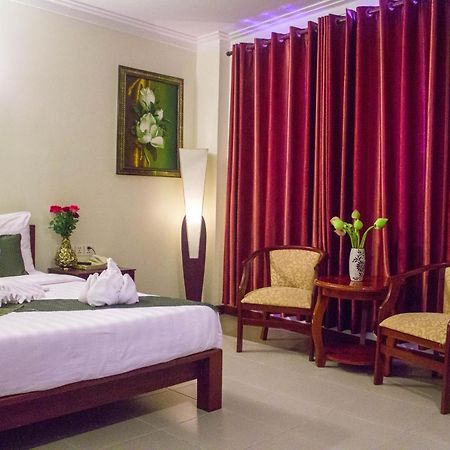 V N E Hotel Пном Пен Екстериор снимка