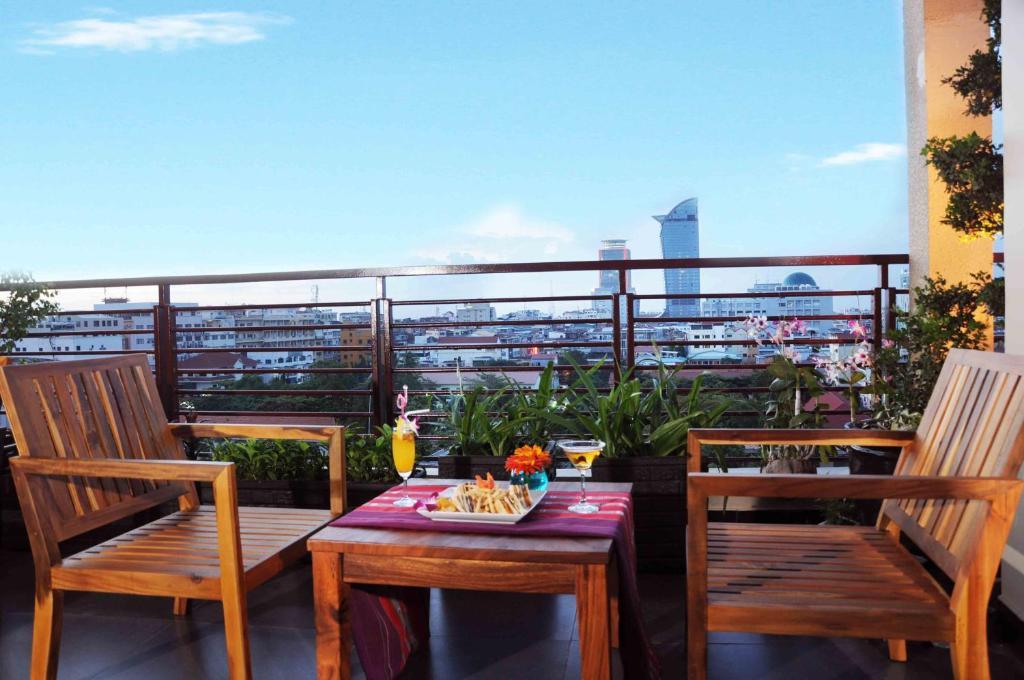 V N E Hotel Пном Пен Екстериор снимка