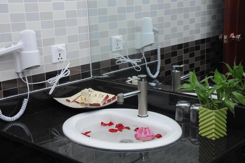 V N E Hotel Пном Пен Екстериор снимка