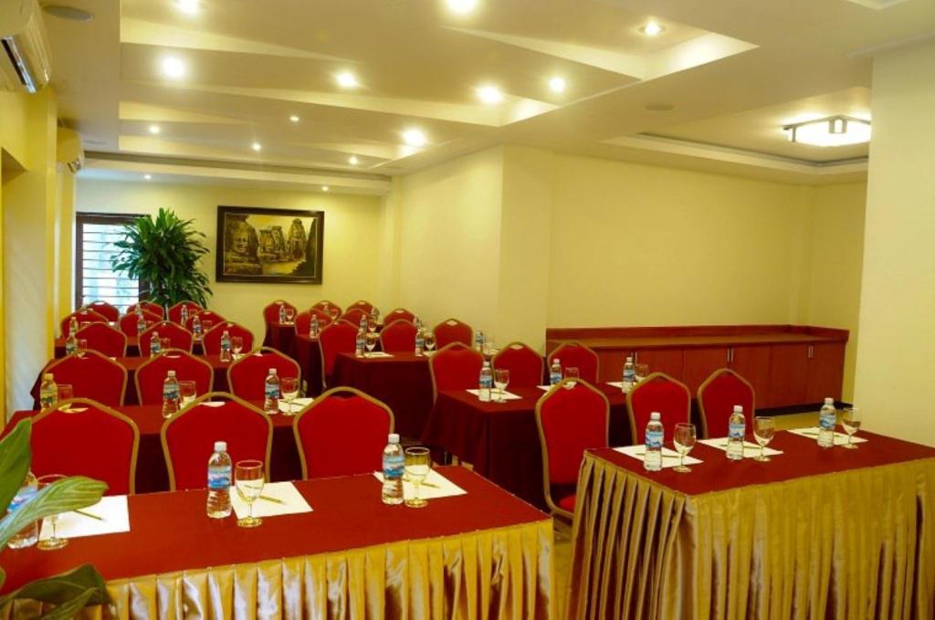 V N E Hotel Пном Пен Екстериор снимка