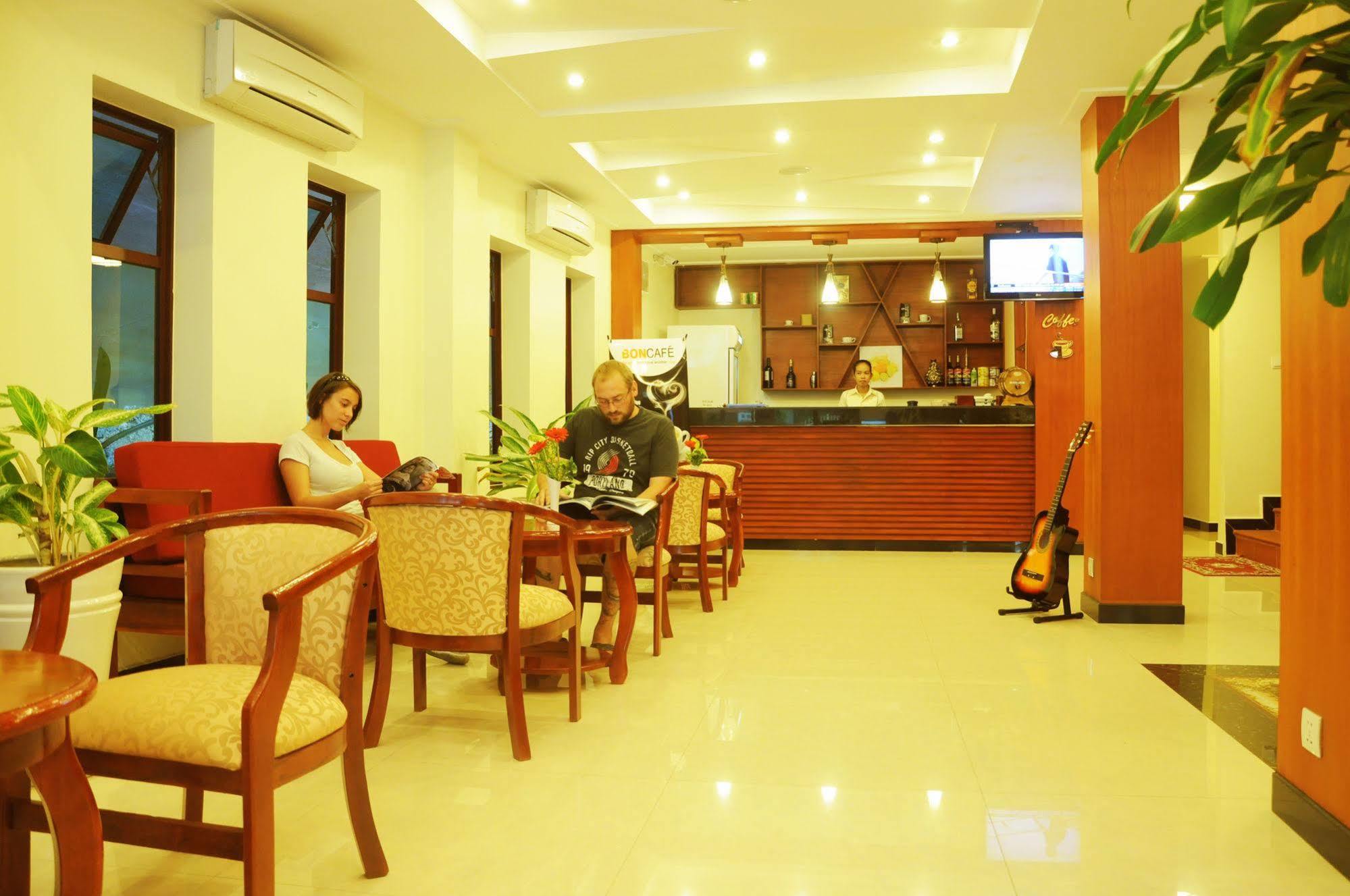 V N E Hotel Пном Пен Екстериор снимка