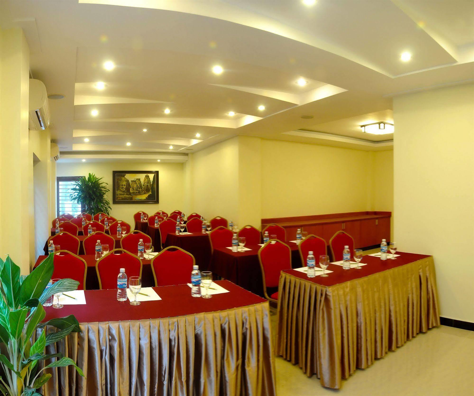 V N E Hotel Пном Пен Екстериор снимка