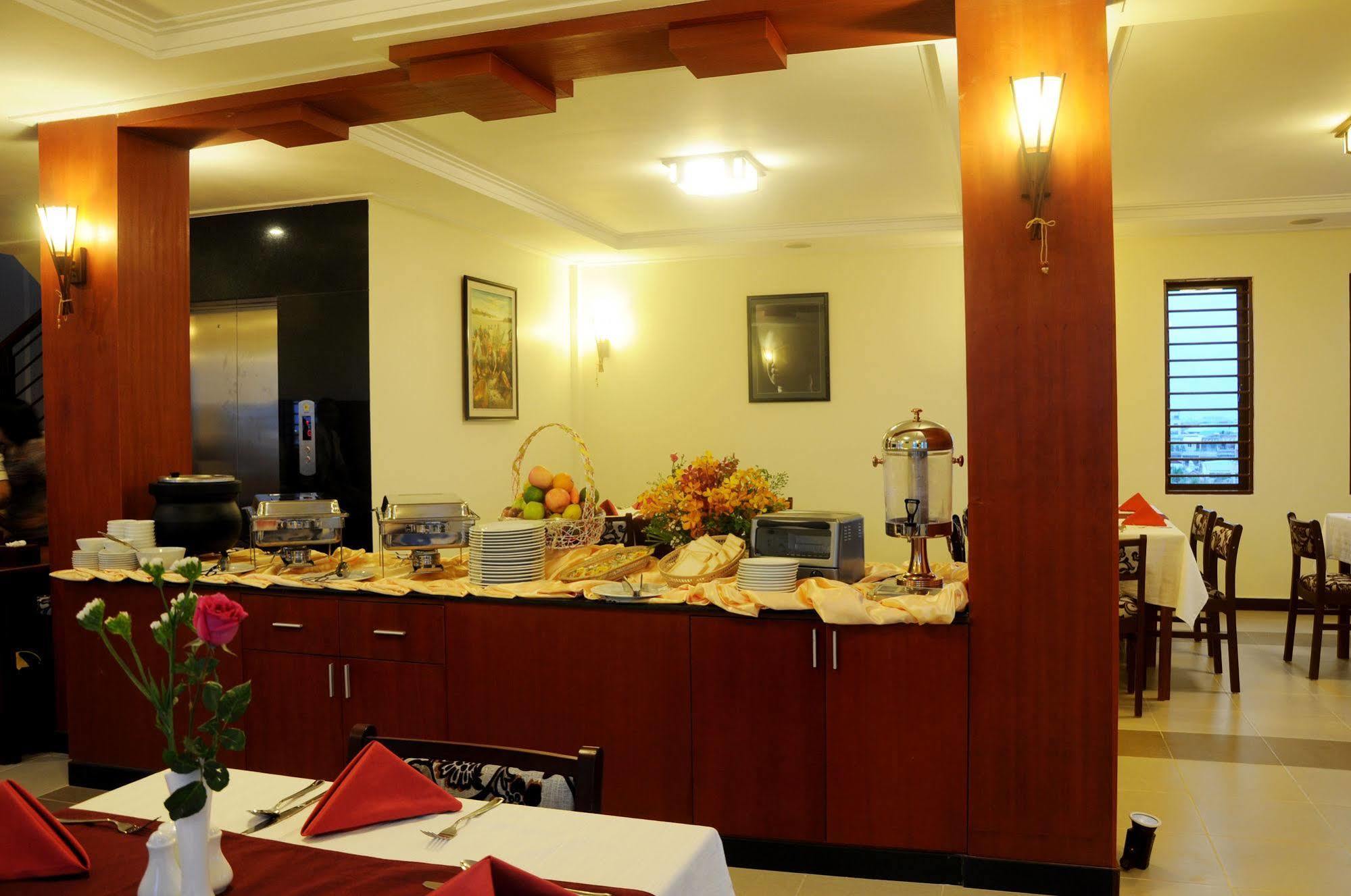 V N E Hotel Пном Пен Екстериор снимка