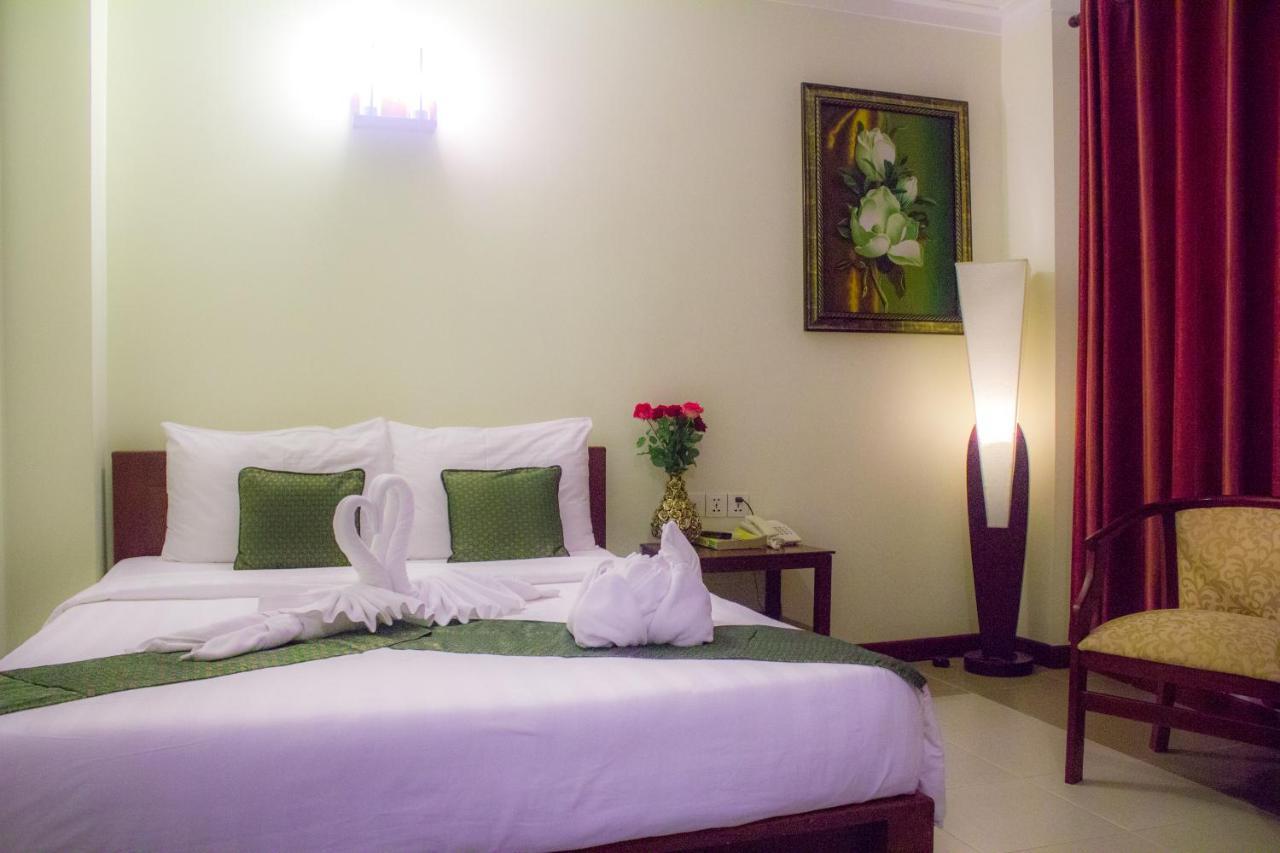 V N E Hotel Пном Пен Екстериор снимка
