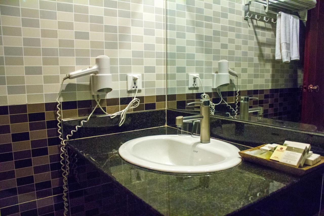 V N E Hotel Пном Пен Екстериор снимка