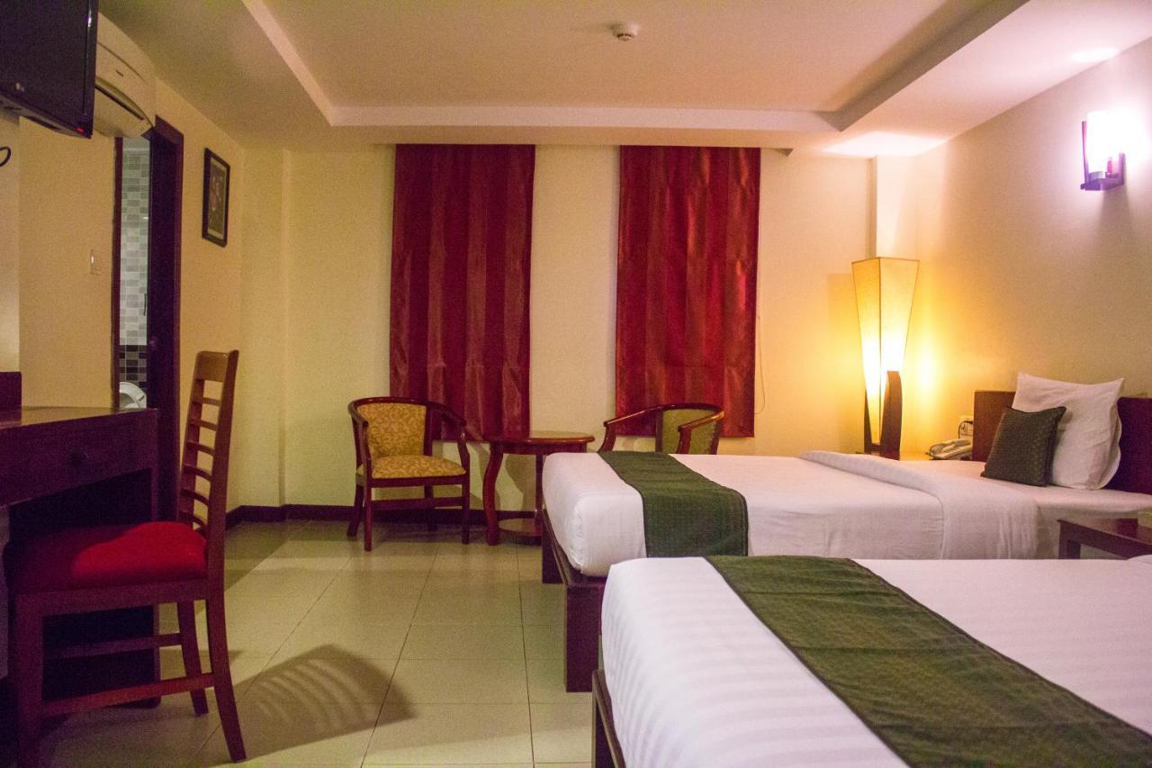 V N E Hotel Пном Пен Екстериор снимка
