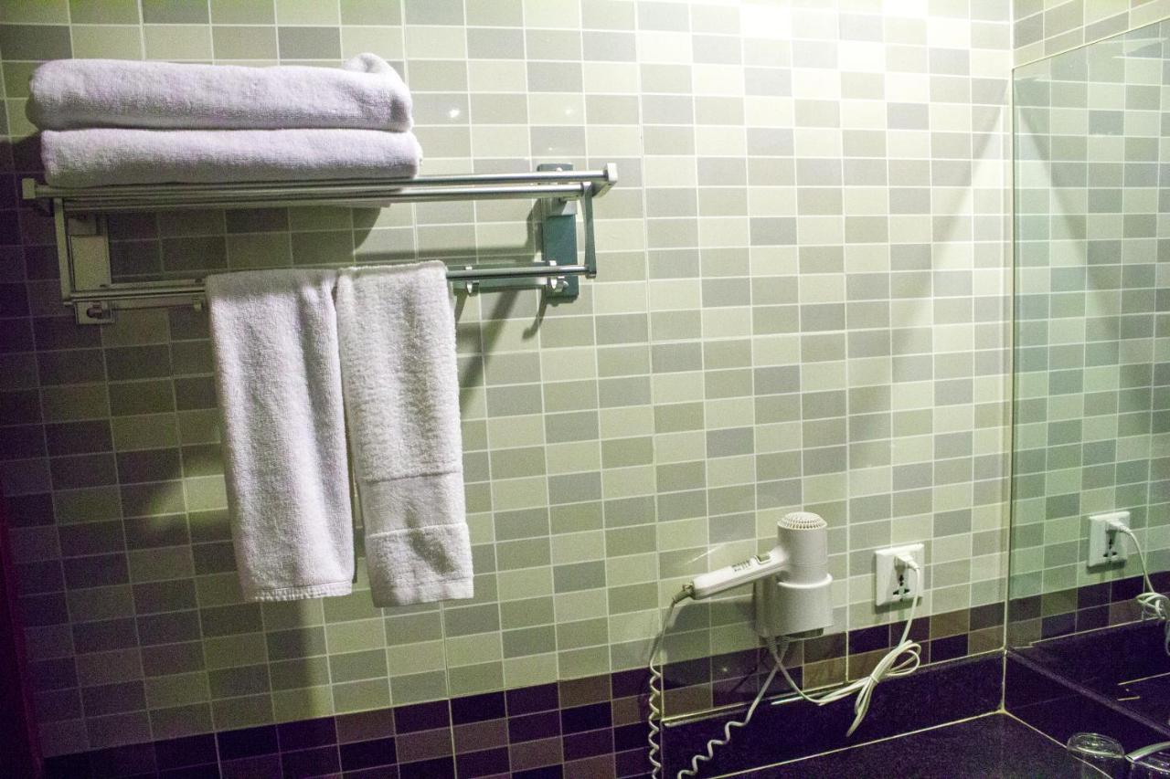 V N E Hotel Пном Пен Екстериор снимка