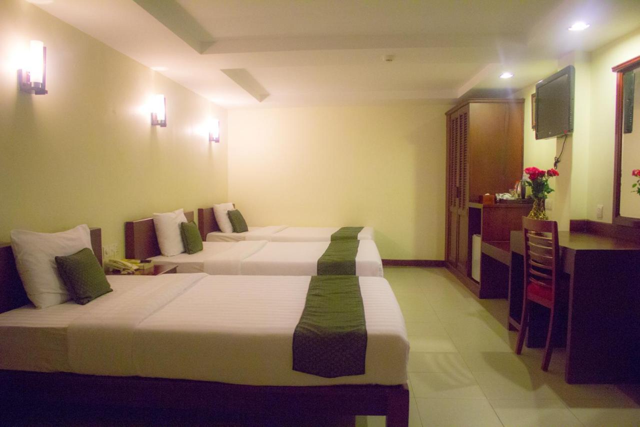 V N E Hotel Пном Пен Екстериор снимка